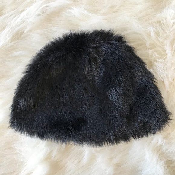 Steven Alan faux fur black beanie